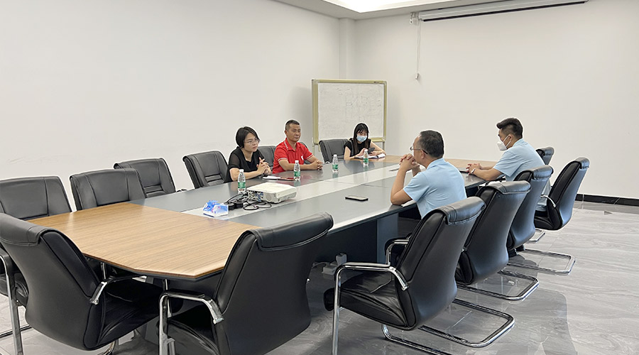 排憂難 提信心！鶴城鎮(zhèn)書記蒞臨金環(huán)電器開展暖企活動(dòng)