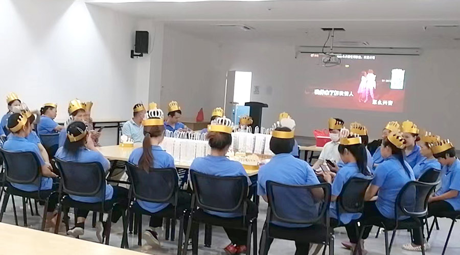 歡聚一堂 溫暖相伴！金環(huán)電器舉辦9月員工生日會(huì)